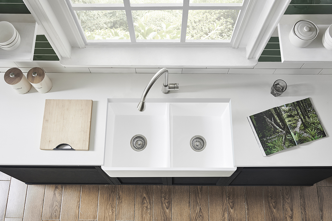 kitchen-sinks-farmhouse-cropped